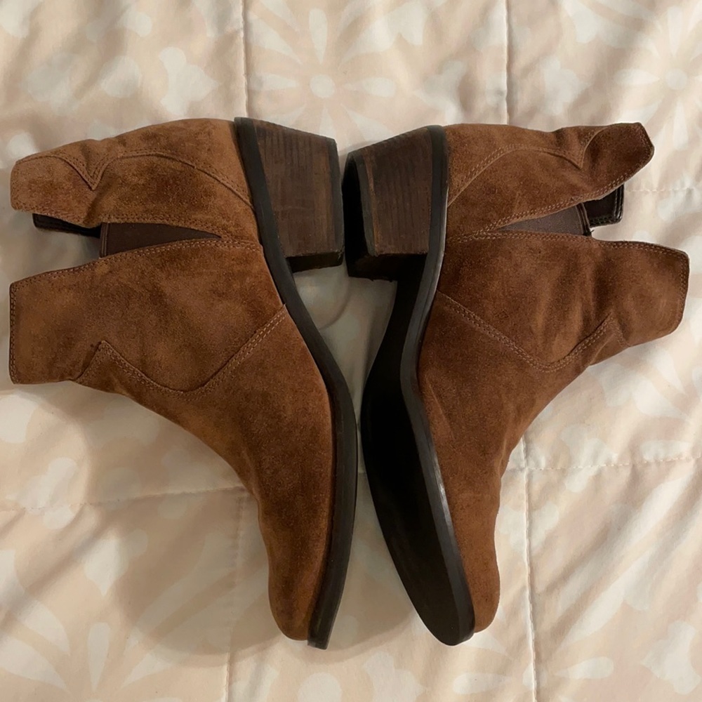 Cole Haan, size 7 in good condition and comfortable boots.